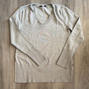 Woman Gray V-Neck Sweater